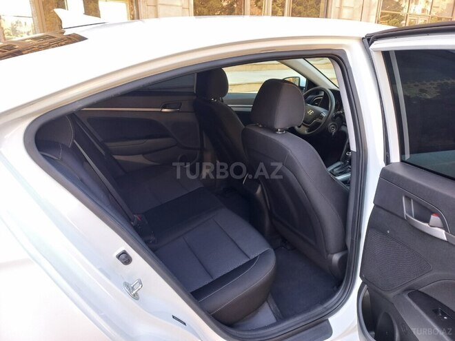 Hyundai Elantra 2018, 173,177 km - 2.0 l - Bakı