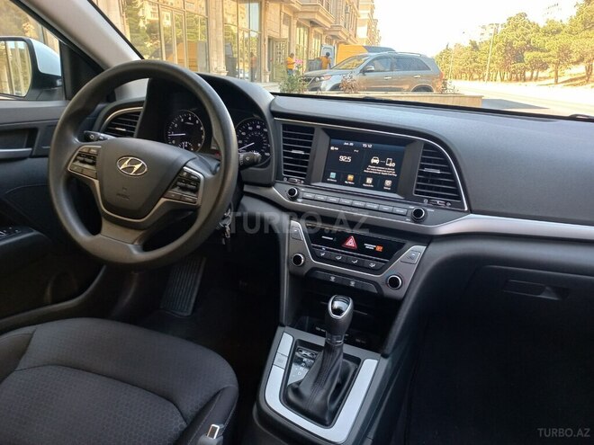 Hyundai Elantra 2018, 173,177 km - 2.0 l - Bakı