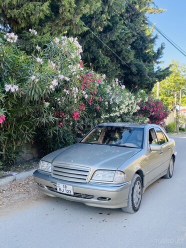 Mercedes C 230 1999, 321,000 km - 2.3 l - Bakı
