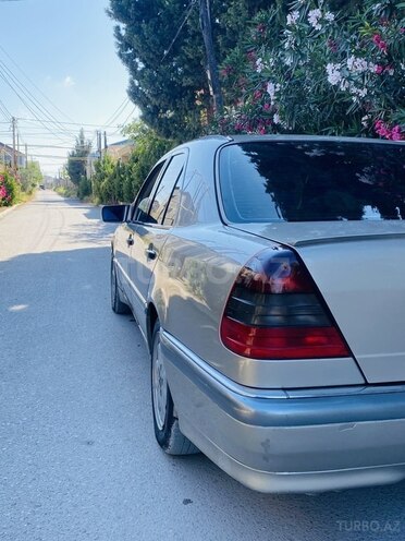 Mercedes C 230 1999, 321,000 km - 2.3 l - Bakı