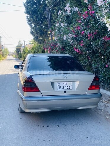 Mercedes C 230 1999, 321,000 km - 2.3 l - Bakı