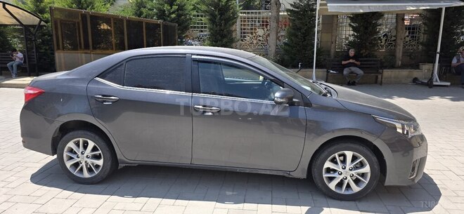 Toyota Corolla 2015, 200,000 km - 1.6 l - Bakı