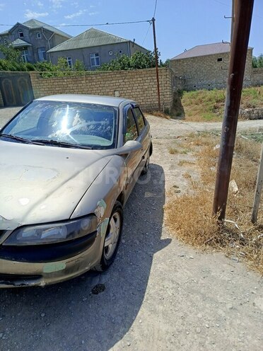 Opel Vectra-4