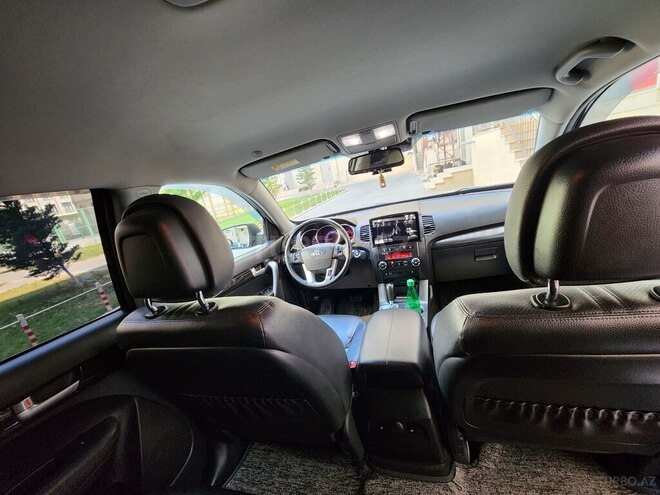 Kia Sorento-12
