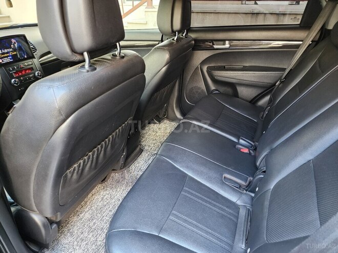 Kia Sorento-16
