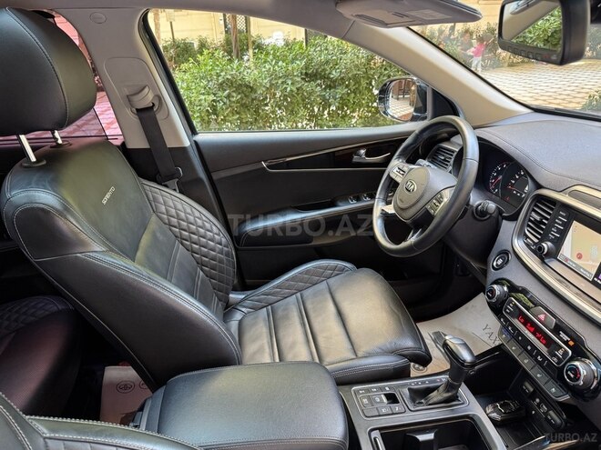 Kia Sorento-9