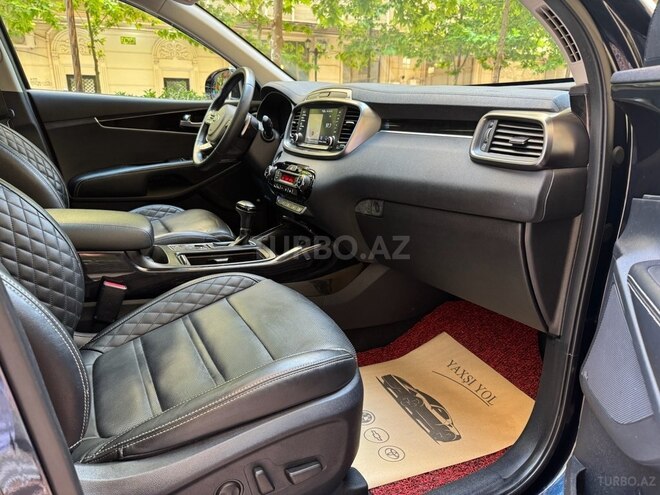 Kia Sorento-12