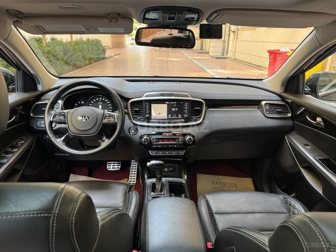 Kia Sorento-13