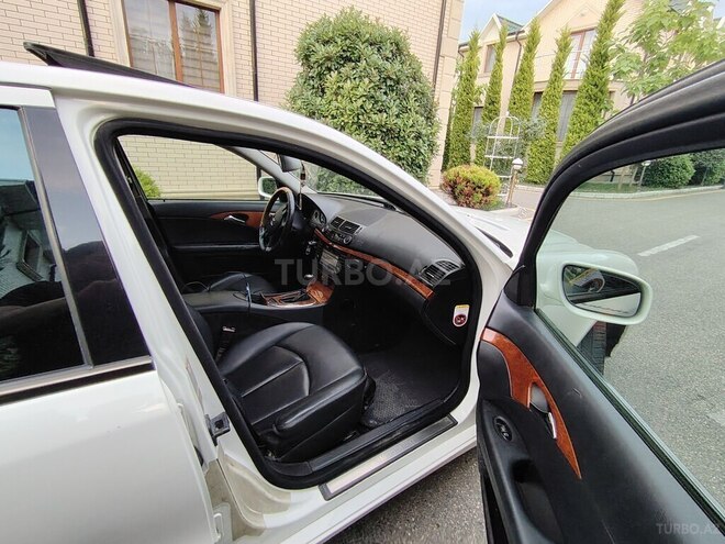 Mercedes E 280-5