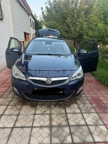 Opel Astra 2010, 110,000 km - 1.7 l - Mingəçevir