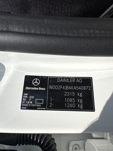 Mercedes E 300-26