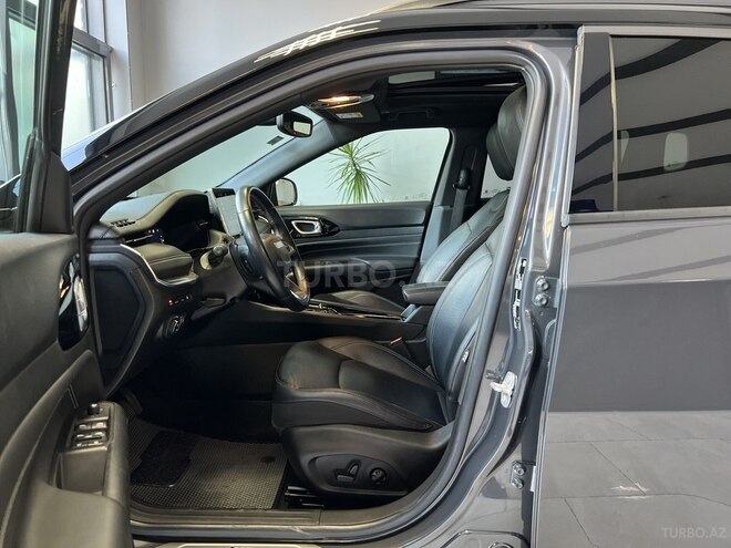 Jeep Compass-13