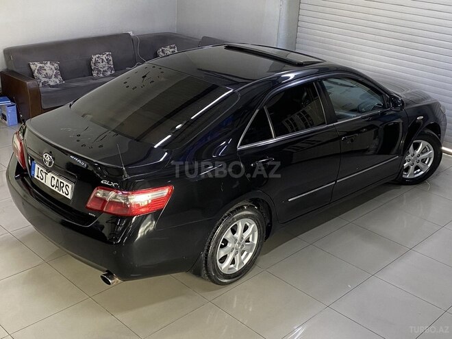 Toyota Camry-13
