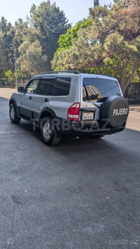 Mitsubishi Pajero 2005, 343,000 km - 2.8 l - Bakı