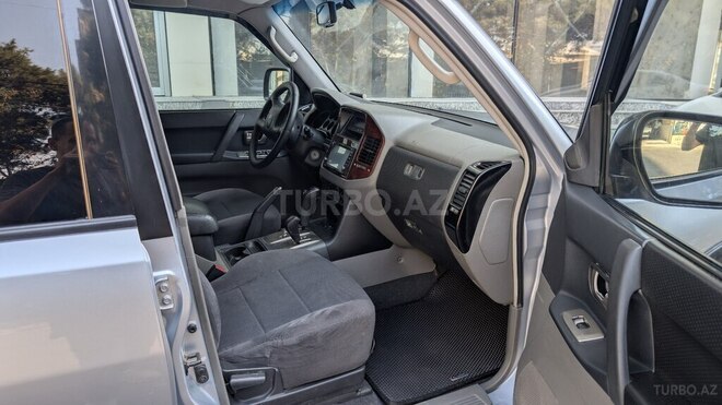 Mitsubishi Pajero 2005, 343,000 km - 2.8 l - Bakı