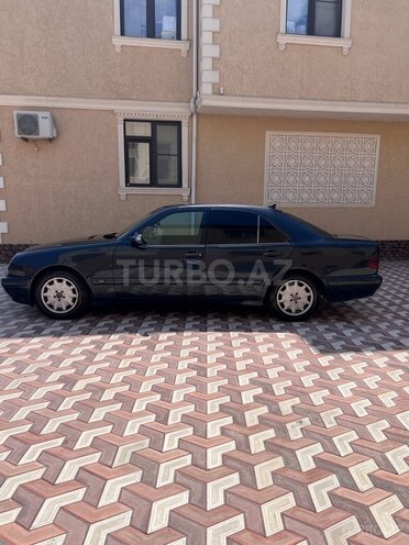 Mercedes E 220 d 1999, 293,457 km - 2.2 л - Bakı