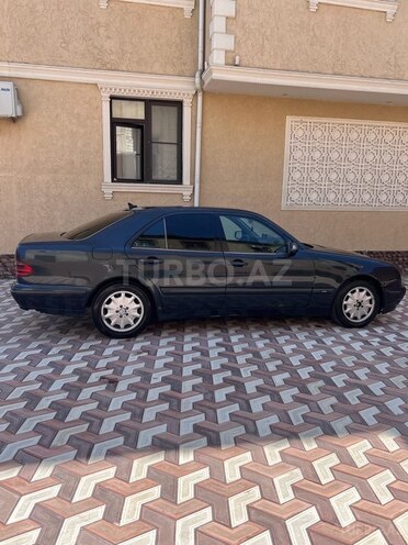 Mercedes E 220 d 1999, 293,457 km - 2.2 л - Bakı