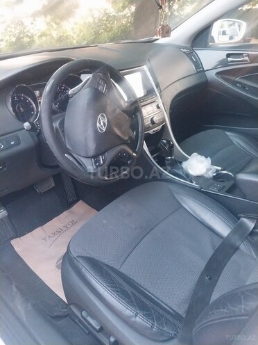 Hyundai Sonata-9