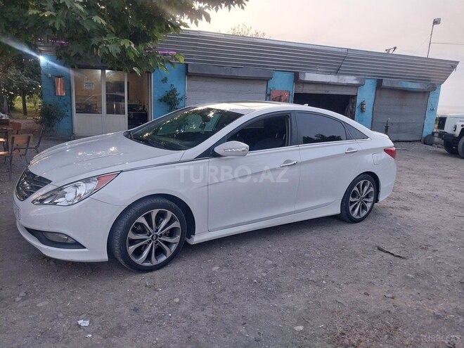 Hyundai Sonata-2