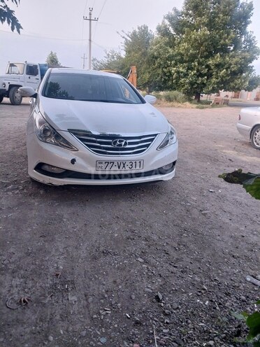 Hyundai Sonata-1