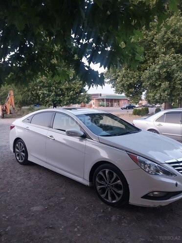 Hyundai Sonata-4