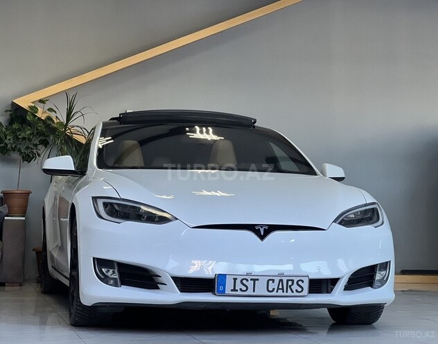 Tesla Model S-1