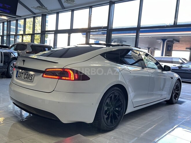 Tesla Model S-8
