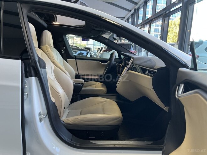 Tesla Model S-10