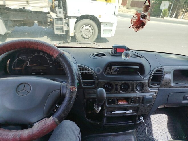 Mercedes  2005, 450,000 km - 2.7 l - Salyan