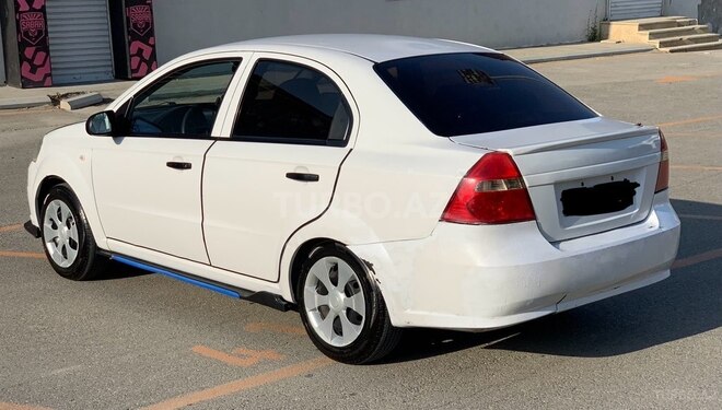 Chevrolet Aveo-5