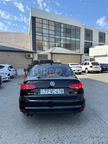 Volkswagen Jetta-4