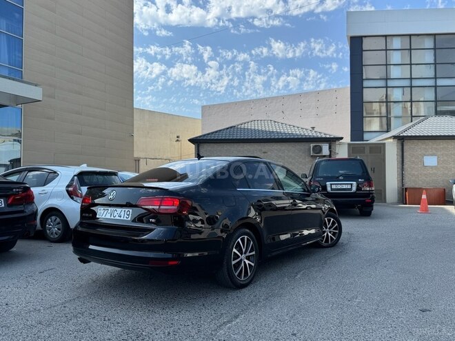 Volkswagen Jetta-5