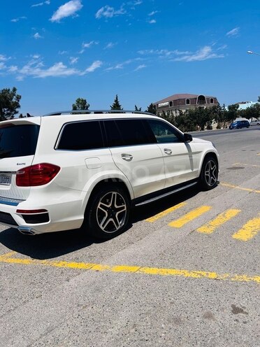 Mercedes GL 550-5