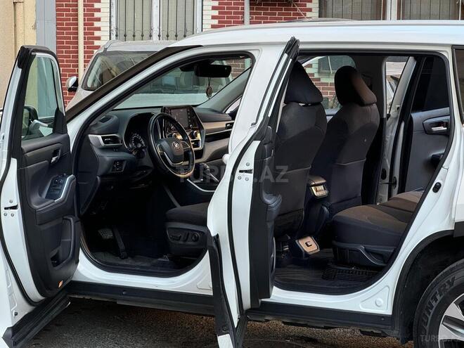 Toyota Highlander-12