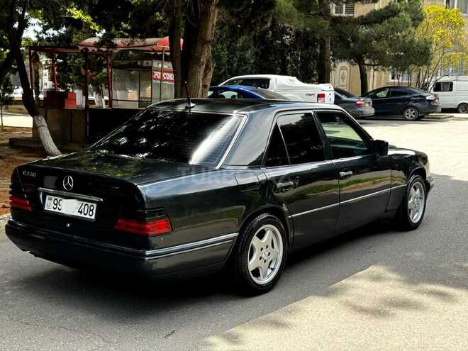 Mercedes E 200 1995, 350,000 km - 2.2 l - Bakı