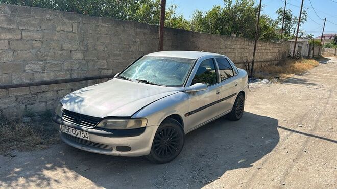 Opel Vectra 1996, 445,000 km - 1.8 l - Bakı