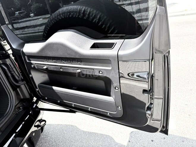 Land Rover Defender 2023, 9,000 km - 3.0 l - Bakı