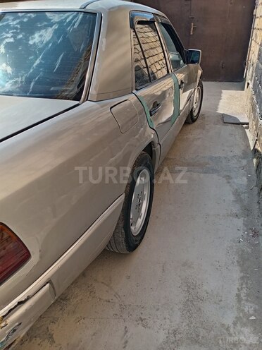 Mercedes E 200 d 1991, 167,180 km - 2.0 l - Bakı
