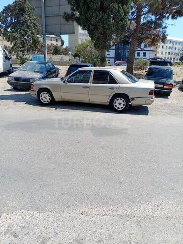 Mercedes E 200 d 1991, 167,180 km - 2.0 l - Bakı