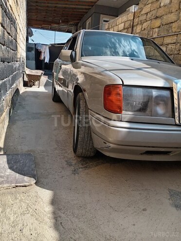 Mercedes E 200 d 1991, 167,180 km - 2.0 l - Bakı