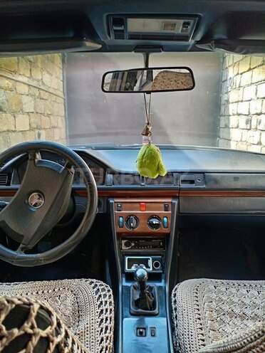 Mercedes E 200 d 1991, 167,180 km - 2.0 l - Bakı
