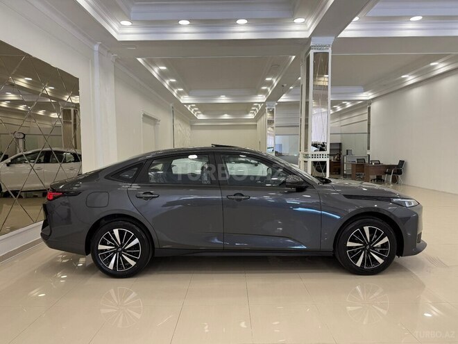 Changan Qiyuan A05-5