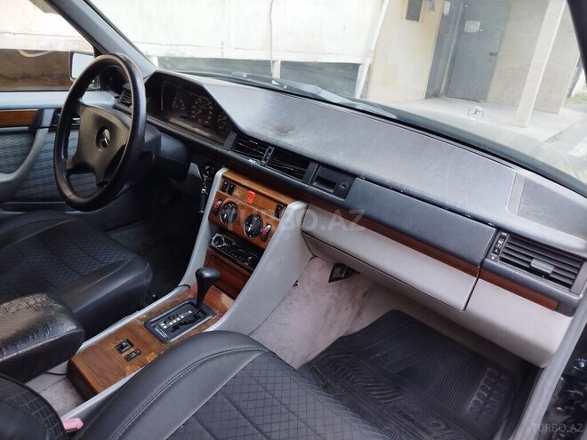 Mercedes E 230 1992, 380,401 km - 2.3 л - Bakı