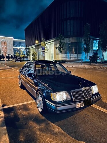 Mercedes E 220 1995, 332,000 km - 2.2 l - Bakı
