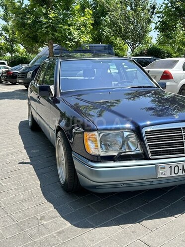Mercedes E 220 1995, 332,000 km - 2.2 l - Bakı