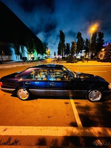 Mercedes E 220 1995, 332,000 km - 2.2 l - Bakı