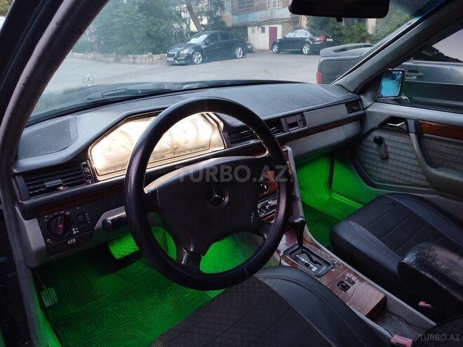 Mercedes E 230 1992, 380,401 km - 2.3 л - Bakı