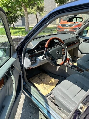 Mercedes E 220 1995, 332,000 km - 2.2 l - Bakı