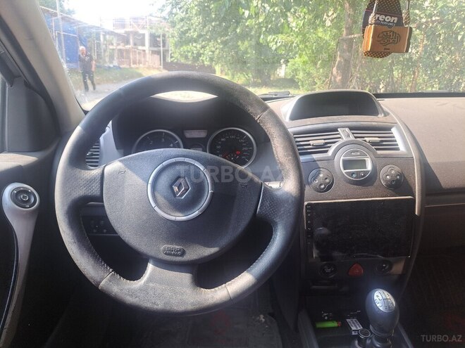 Renault Megane-6