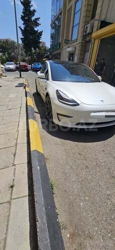 Tesla Model 3-5